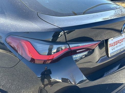 Used 2023 BMW i4 eDrive35 w/ Premium Package image 9