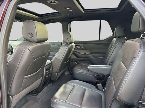 Used 2022 Chevrolet Traverse High Country image 10
