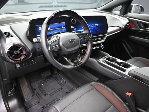 Used 2024 Chevrolet Equinox EV RS FWD image 11