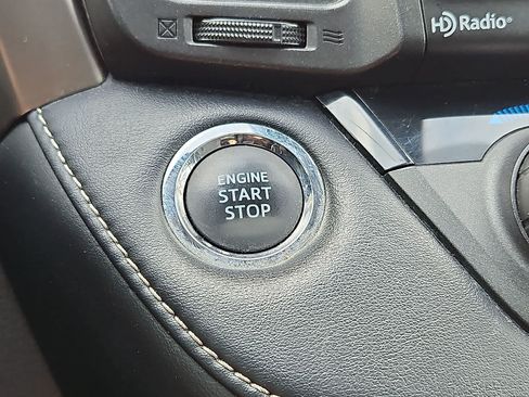 Used 2018 Toyota RAV4 XLE w/ Plus Extra Value Package FWD image 22