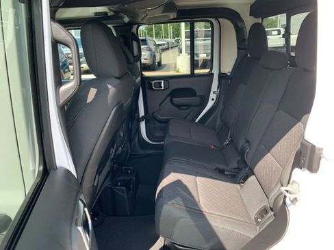 New 2025 Jeep Gladiator Mojave image 23