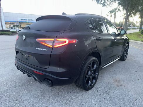 Used 2024 Alfa Romeo Stelvio Veloce image 5