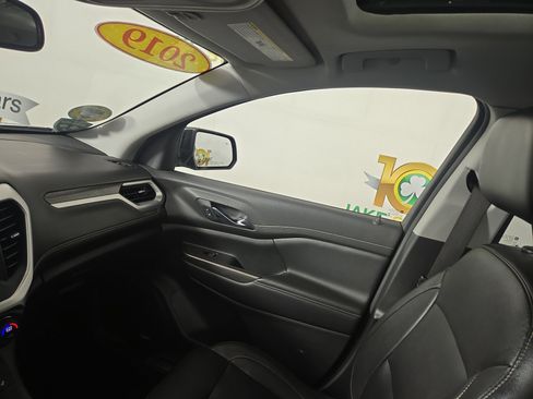 Certified 2019 GMC Acadia SLT w/ Black Edition image 26