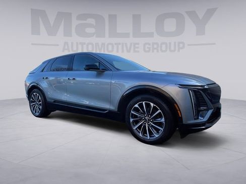 Used 2024 Cadillac Lyriq Sport image 7