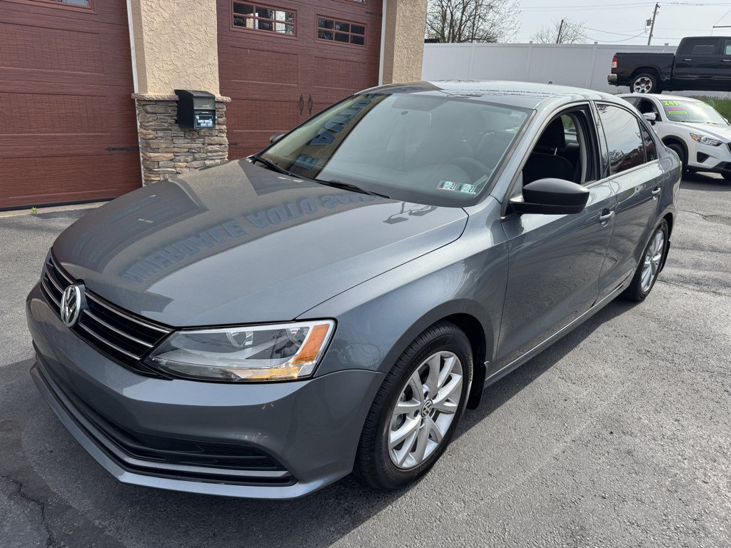 Used 2015 Volkswagen Jetta SE FWD image 2