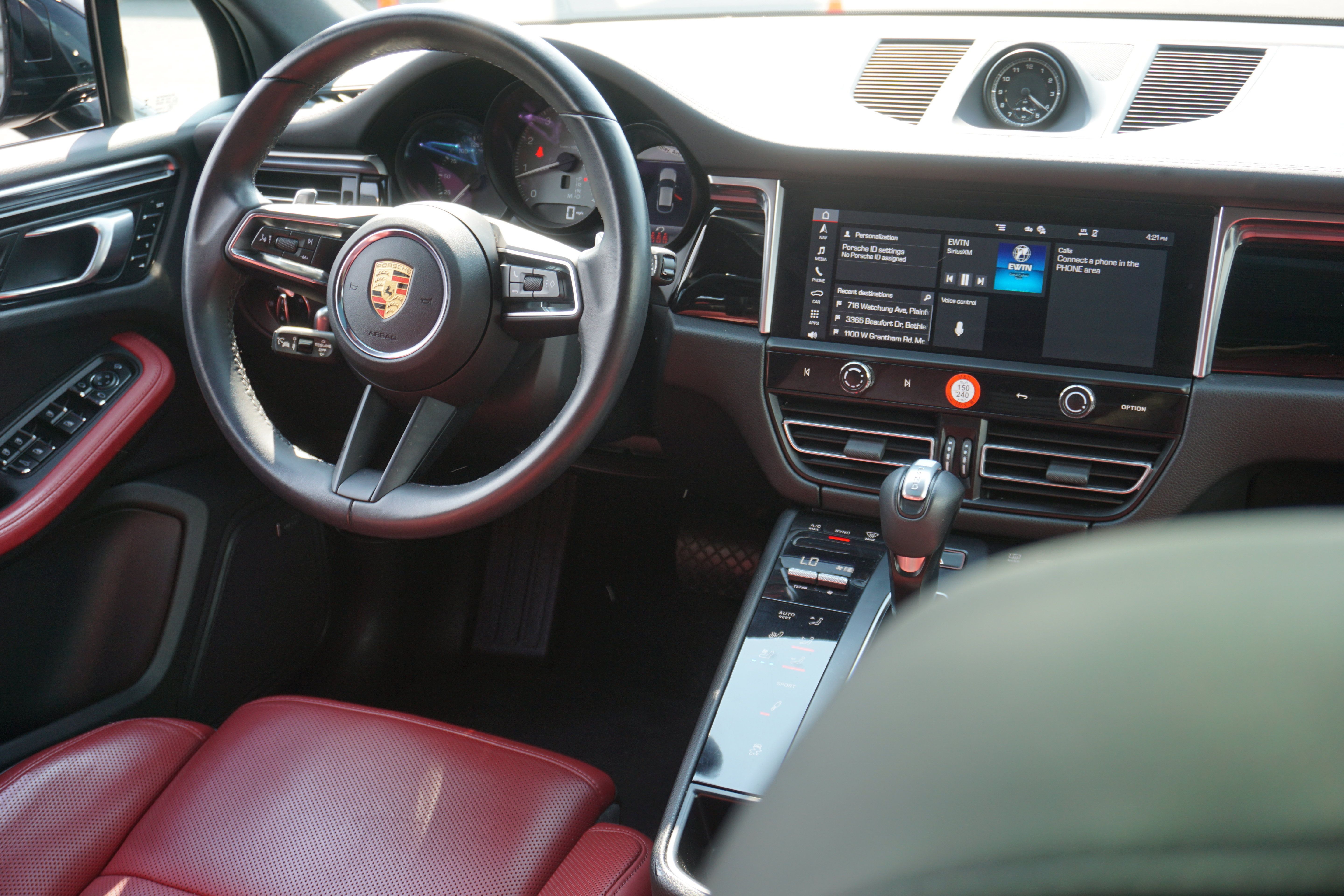 Certified 2023 Porsche Macan S AWD/4WD image 21