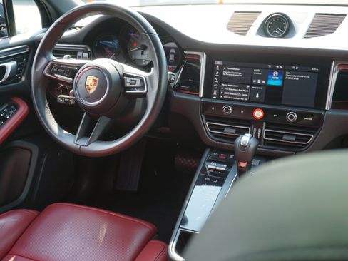 Certified 2023 Porsche Macan S AWD/4WD image 21