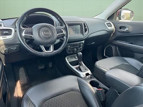Used 2021 Jeep Compass Latitude w/ Convenience Group FWD image 11