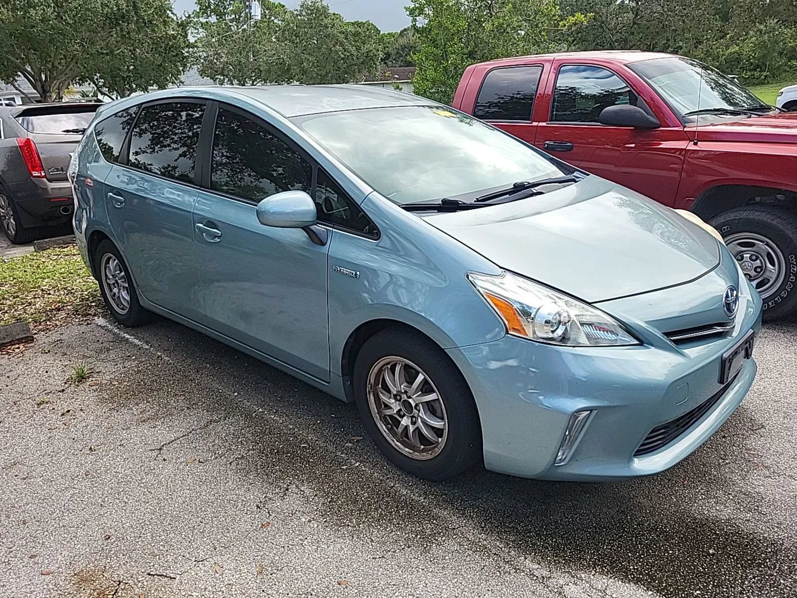 Used 2014 Toyota Prius V Three FWD image 2