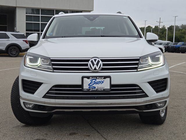 Used 2016 Volkswagen Touareg Sport AWD/4WD image 2