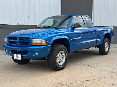 Used 1999 Dodge Dakota Sport image 2