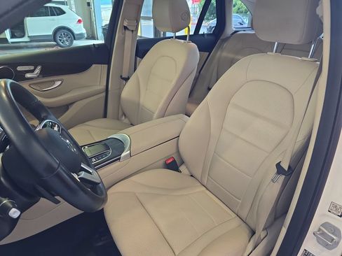 Used 2021 Mercedes-Benz GLC 300 4MATIC image 16