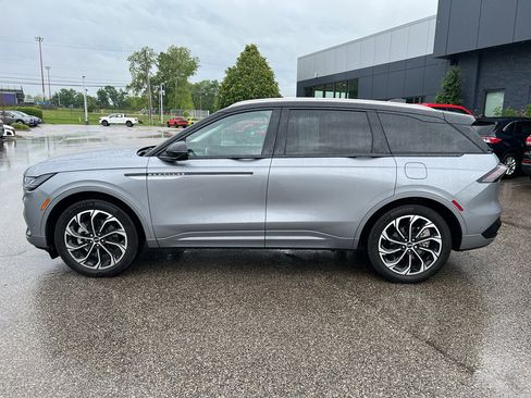 Used 2024 Lincoln Nautilus Reserve w/ Equipment Group 202A AWD/4WD image 4