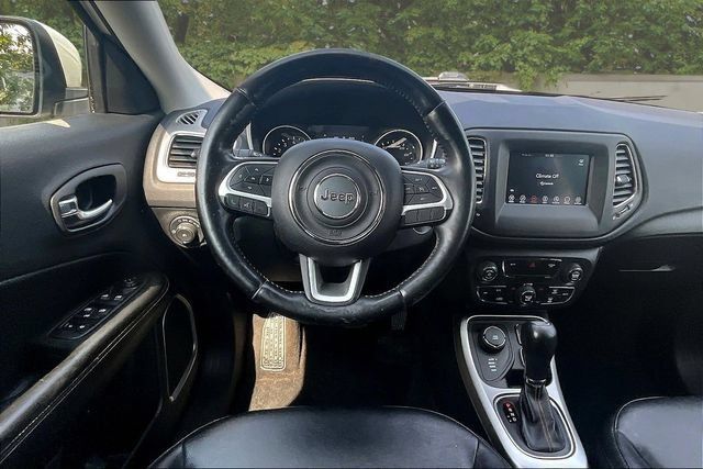 Used 2019 Jeep Compass Latitude w/ Cold Weather Group AWD/4WD image 8