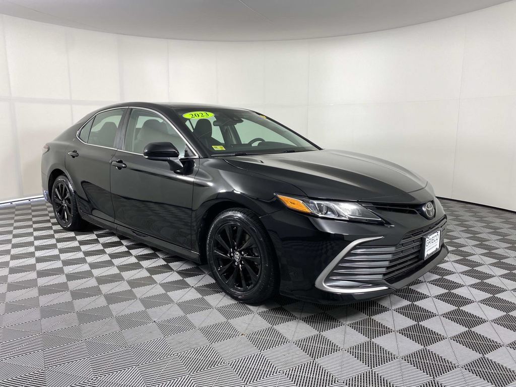 Used 2023 Toyota Camry LE FWD image 1