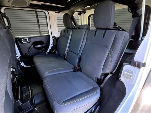 Used 2024 Jeep Wrangler Unlimited AWD/4WD image 14