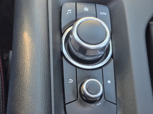 Used 2019 MAZDA MX-5 Miata RF Grand Touring image 25