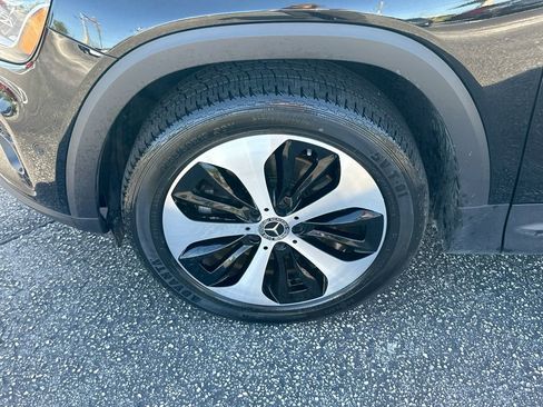 Used 2025 Mercedes-Benz GLB 250 4MATIC image 30