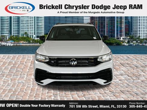 Used 2024 Volkswagen Tiguan SE R-Line FWD image 8