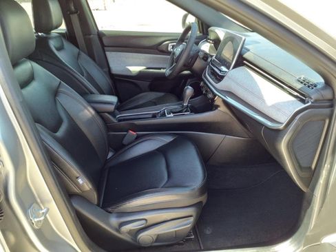 Used 2024 Jeep Compass Latitude image 16