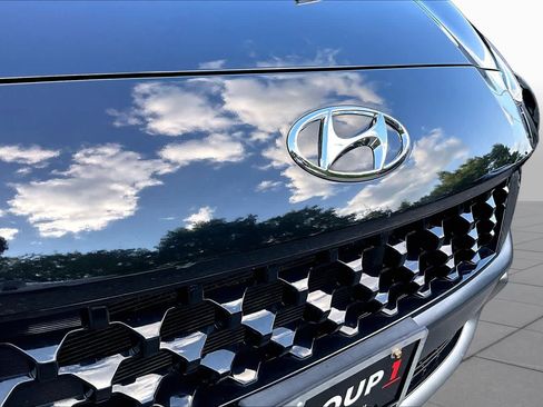 Used 2022 Hyundai Kona Limited AWD/4WD image 29