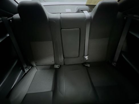 Used 2019 Dodge Challenger SXT image 33