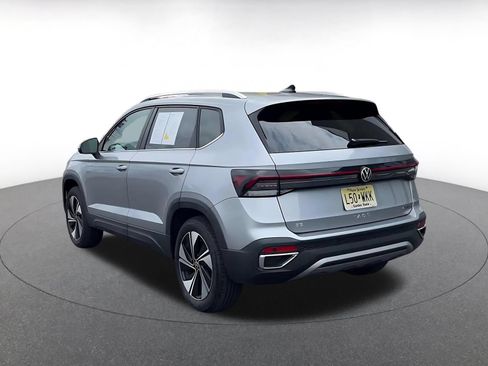 Used 2026 Volkswagen Taos SE AWD/4WD image 11
