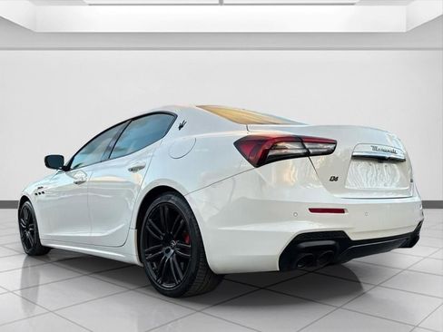 Used 2022 Maserati Ghibli Modena Q4 image 3
