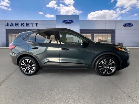 Certified 2022 Ford Escape SE w/ SE Sport Appearance Package FWD image 9