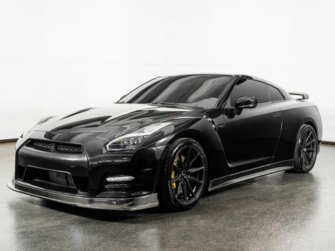 Used 2015 Nissan GT-R Black Edition image 20