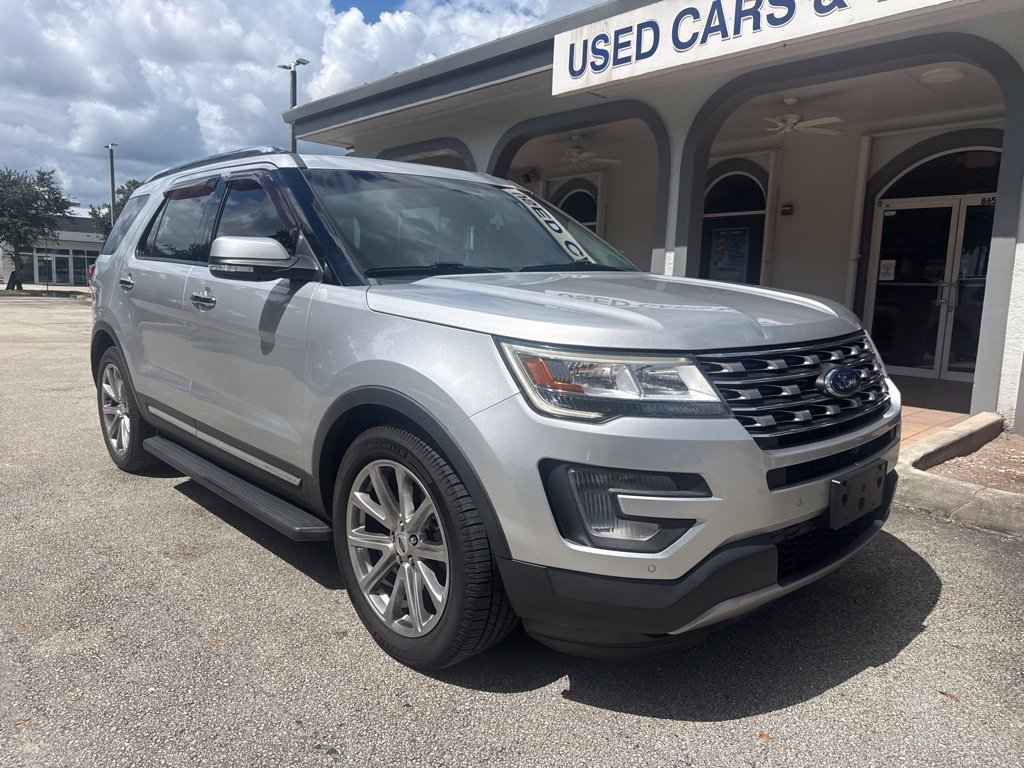 Used 2017 Ford Explorer Limited FWD image 2