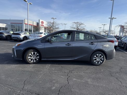 Used 2022 Toyota Prius XLE image 5
