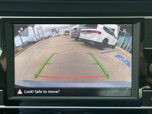 Used 2024 Volkswagen Jetta SE FWD image 26