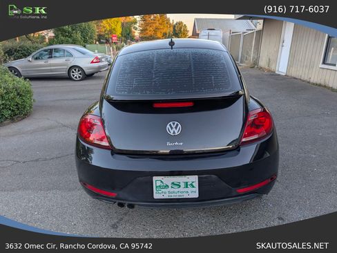 Used 2018 Volkswagen Beetle 2.0T S w/ Style & Comfort Package For S FWD image 9