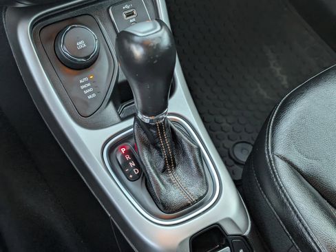 Used 2019 Jeep Compass Latitude w/ Popular Equipment Group image 23