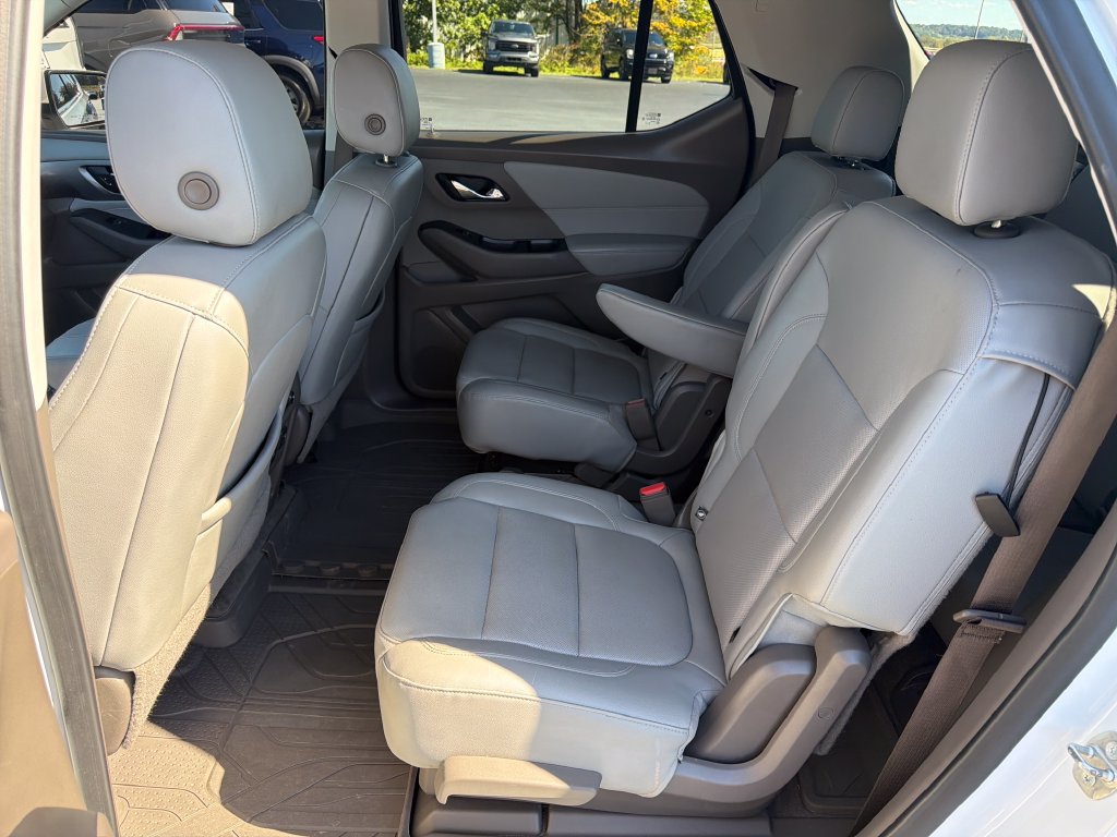 Used 2021 Chevrolet Traverse Premier AWD/4WD image 14