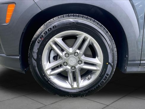 Used 2018 Hyundai Kona SE AWD/4WD image 11