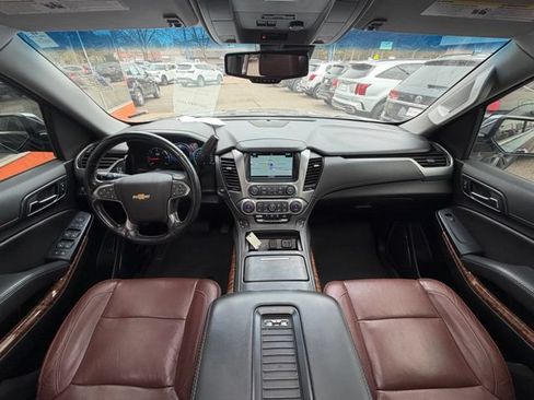 Used 2019 Chevrolet Suburban Premier w/ Premier Plus Edition AWD/4WD image 13