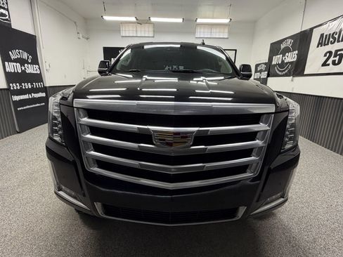 Used 2018 Cadillac Escalade ESV Luxury AWD/4WD image 5