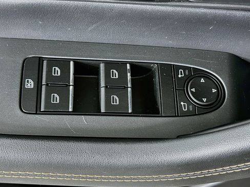 Used 2024 MAZDA CX-90 Plug-In Hybrid w/ Premium Pkg AWD/4WD image 15
