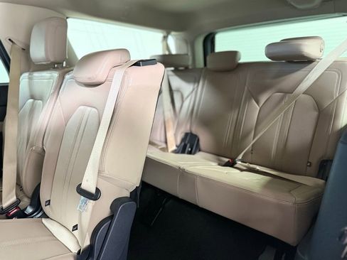 Used 2024 Ford Expedition Max Limited image 24