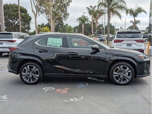 New 2026 Lexus UX 300h AWD image 4