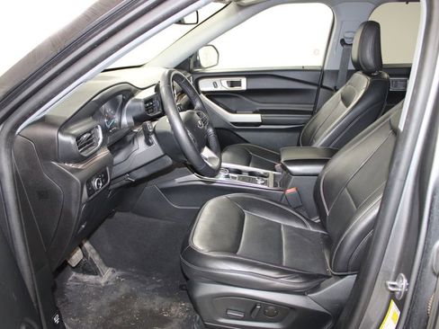 Used 2023 Ford Explorer Limited image 17
