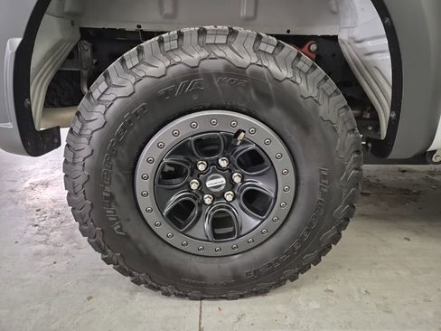 Used 2023 Ford F150 Raptor w/ Raptor Carbon Fiber Package image 11