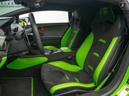 Used 2023 Lamborghini Huracan Tecnica image 22