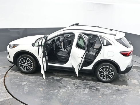 New 2026 Ford Escape SE image 62