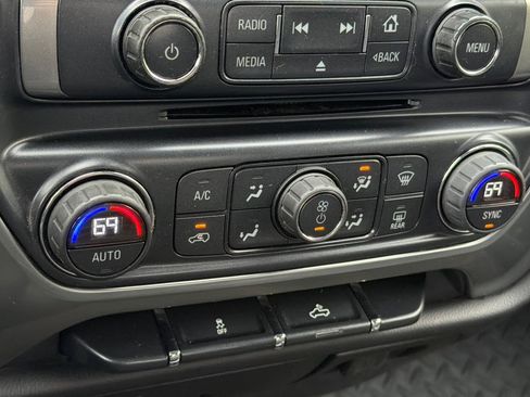 Used 2015 Chevrolet Silverado 2500 LT w/ LT Convenience Package image 19