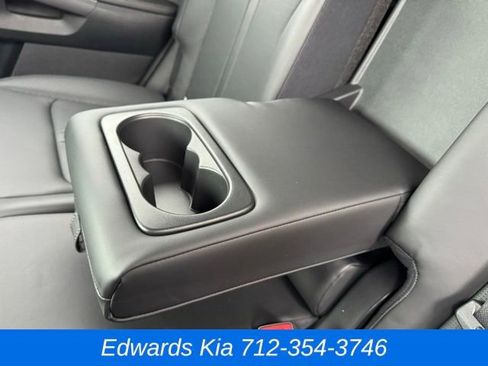 New 2025 Kia Sorento S image 17