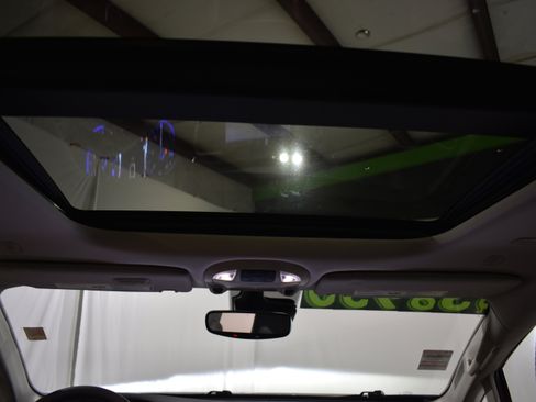 Used 2023 Chrysler Pacifica Limited w/ Trailer Tow Group image 28