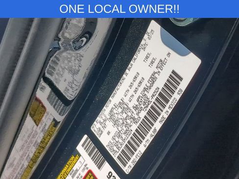 Used 2025 Toyota Tacoma TRD Sport AWD/4WD image 41